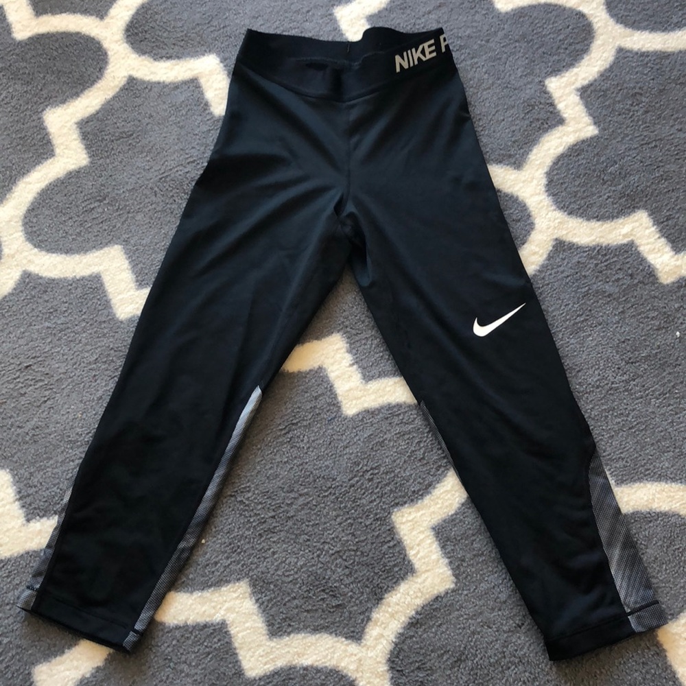 Black Nike Pro leggings